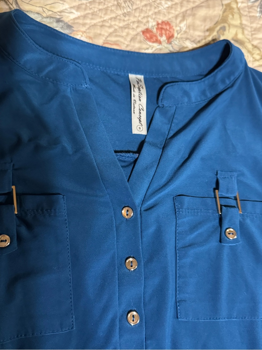 Women’s Casual Button-Down Shirt in Blue with Chest Pockets